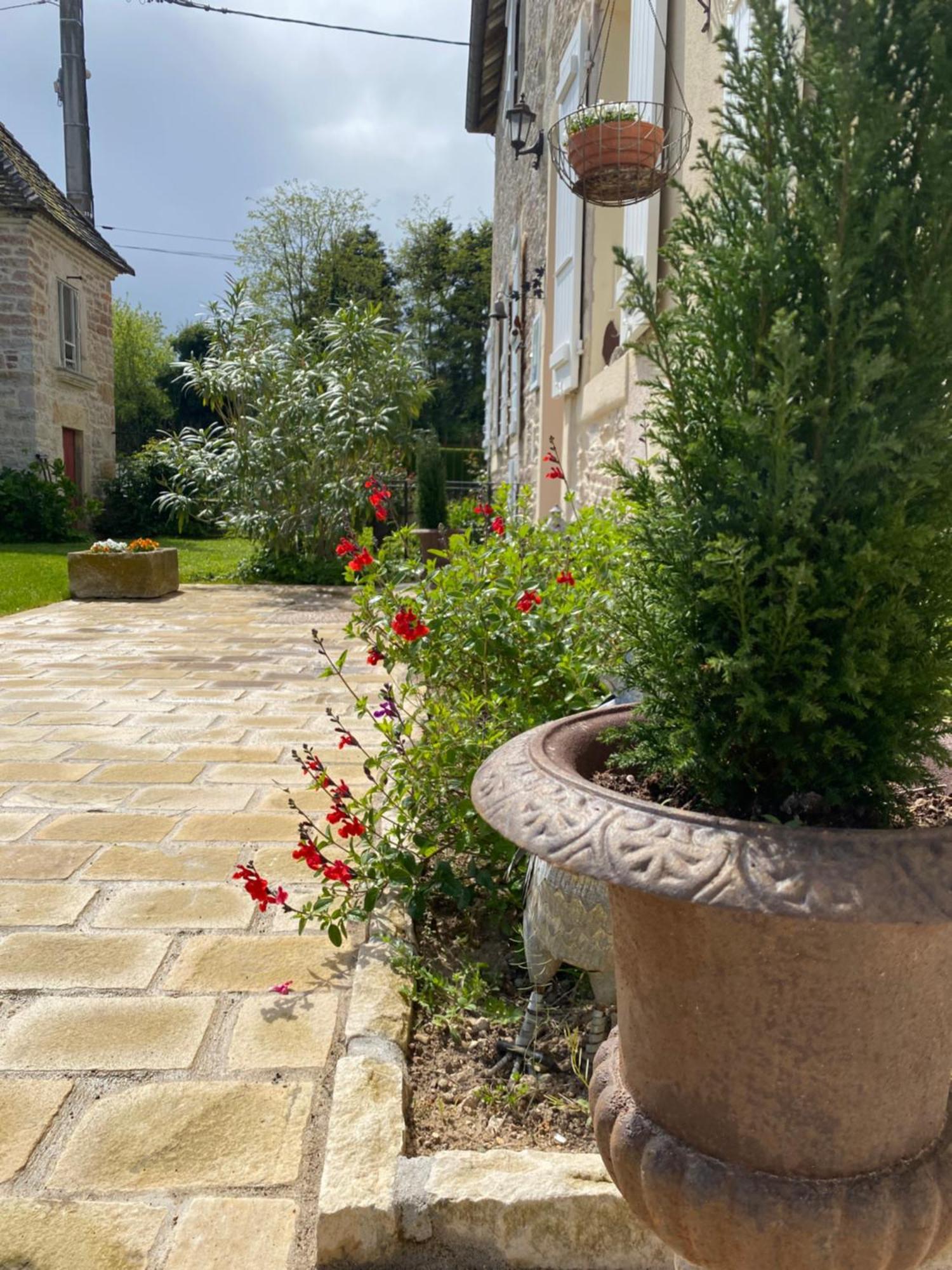 Le Pigeonnier De Saint-Loup Bed And Breakfast المظهر الخارجي الصورة